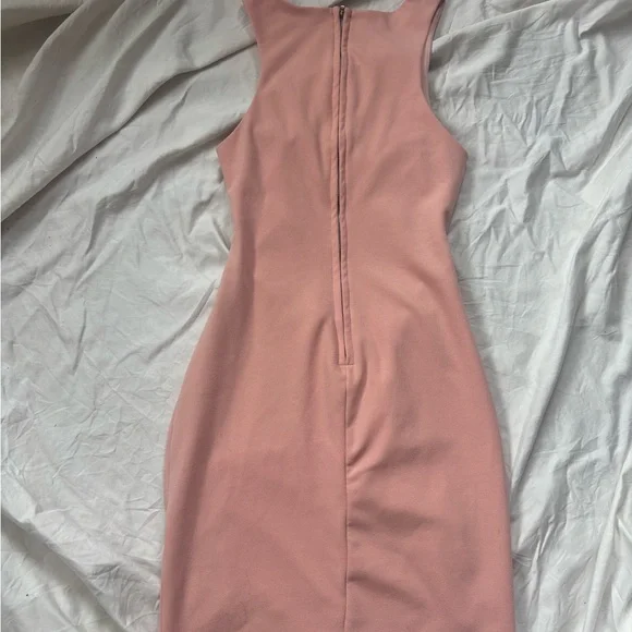 Blush pink cutout mini dress with zipper back - Picture 4 of 4